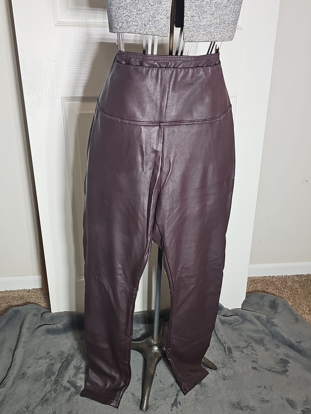 7 For All Mankind Chocolate Plum Faux Leather Flat Front Leggings Size M